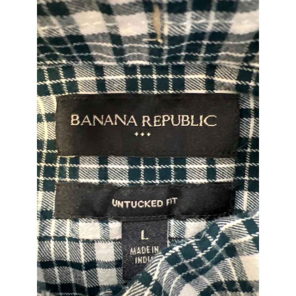 Banana Republic Men's White/Teal Plaid Untucked Long Sleeve Button Up Shirt - L